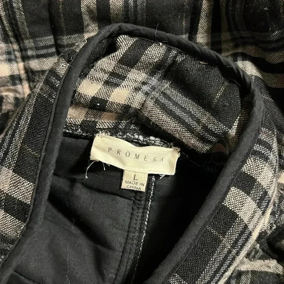 Promesa | Black & Cream Plaid Jacket - Picture 9 of 9